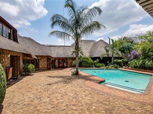 668 m² Office Space in Glen Austin