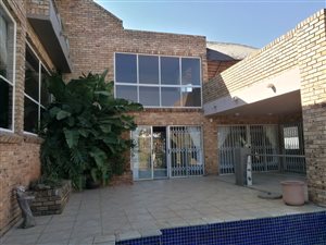5 Bed House in Glenvista
