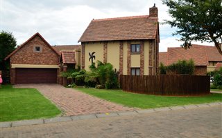 3 Bedroom Cluster in Glen Marais