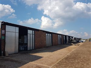 130 m² Industrial space in Rosslyn