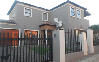3 Bedroom House in Jordaan park