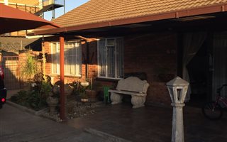 2 Bedroom Townhouse in Piet Retief