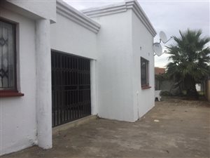4 Bed House in Tembisa