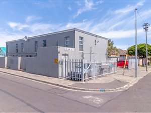 2 Bed Townhouse in Parow Valley