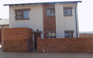 4 Bedroom Townhouse in Eldo View