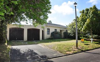 3 Bedroom House in Edgemead