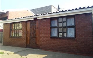 2 Bedroom House in KwaMashu