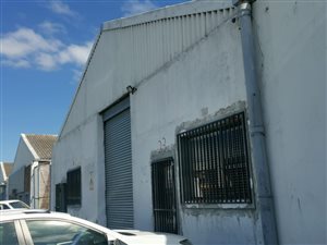 420 m² Industrial space in Elsies River