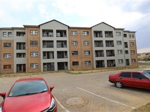 2 Bed Apartment in Cosmo City