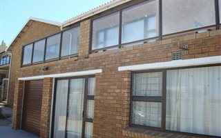 7 Bedroom House in Lamberts Bay