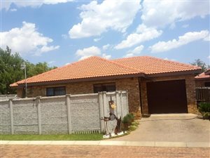 Townhouse in Vanderbijlpark SW2
