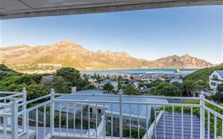 4 Bedroom House in Hout Bay and surrounds