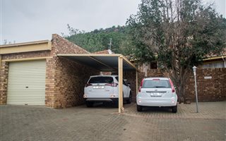 2 Bedroom Townhouse in Naval Hill