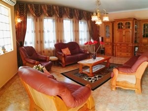 7.5 Bed House in Avoca Hills