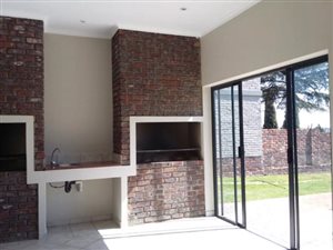 3 Bed Townhouse in Crystal Park