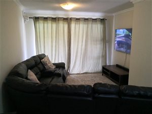 2 Bed Flat in Halfway House