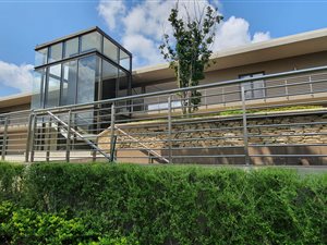 180 m² Commercial space in Fourways