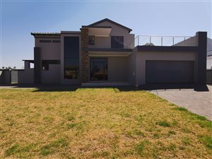 6 Bed House in Helderwyk