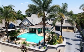 7 Bedroom House in Van Riebeeck Park