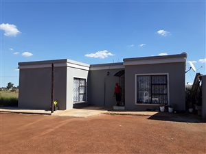 2.2 ha Farm in Ophir AH