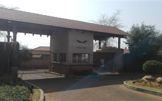 2 Bedroom Townhouse in Carlswald Estate