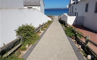 570 m² Land available in Langebaan Central