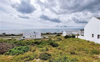 599 m² Land available in Britannica Heights