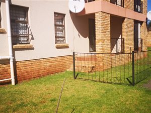 3 Bed Apartment in Grobler Park