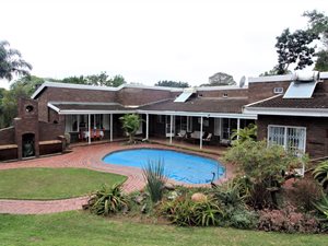 4 Bed House in Blackridge