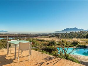 11 Bed House in Sir Lowrys and surrounds