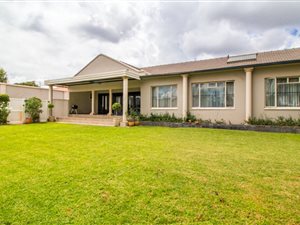 4 Bed House in Waterkloof Ridge