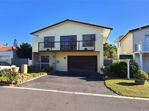 3 Bed House in Gordons Bay Central