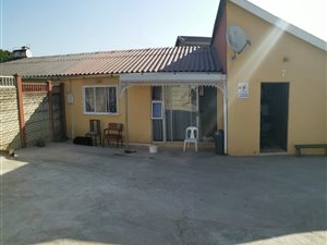 3 Bed House in Trenance Manor