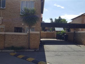 2 Bed Townhouse in Strubens Valley