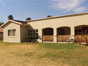 4 Bed House in Daggafontein