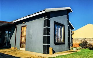 2 Bedroom House in Windmill Park
