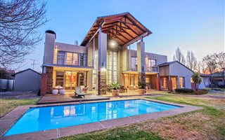 5 Bedroom House in Silver Lakes Golf Estate