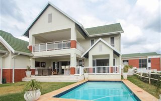 6 Bedroom House in Mt Edgecombe