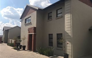 3 Bedroom House in Eldoraigne