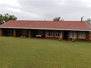 8.5 ha Farm in Kameeldrift West