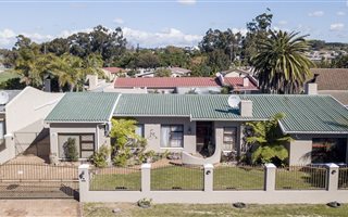4 Bedroom House in Ferndale