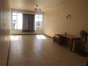 2 Bedroom Apartment in Universitas