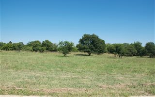 1000 m² Land available in Boschkop