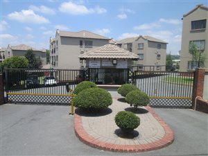 2 Bed Apartment in Bloubosrand
