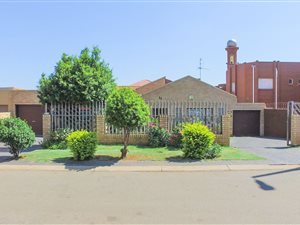3 Bedroom House in Lenasia