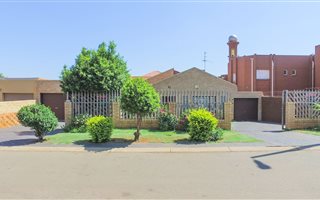 3 Bedroom House in Lenasia