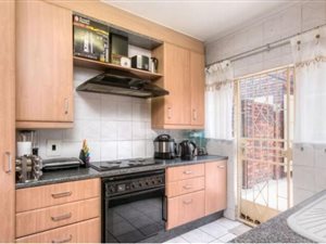 3 Bed Duplex in Meadowbrook
