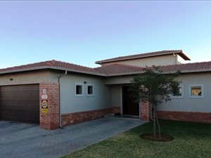 4 Bed Townhouse in Noordwyk