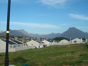3 Bed House in Cloetesville