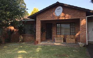 2 Bedroom Simplex in Montrose